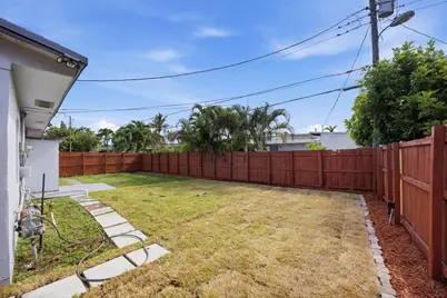 2610 NE 8th Avenue, Pompano Beach, FL 33064 - Photo 24