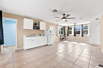 2610 NE 8th Avenue, Pompano Beach, FL 33064 - Photo 14