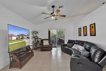 7572 Parkside Lane, Margate, FL 33063 - Photo 16