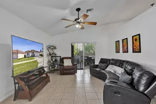 7572 Parkside Ln, Margate, FL 33063 - Photo 16