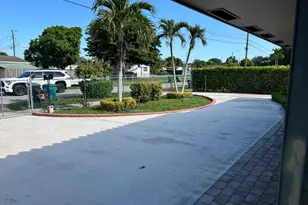 4900 SW 103rd Pl, Miami, FL 33165 - Photo 4