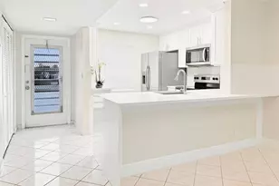 9272 SW 3rd St, Boca Raton, FL 33428 - Photo 2