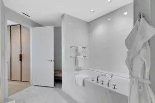 525 N Fort Lauderdale Beach Blvd, Fort Lauderdale, FL 33304 - Photo 52