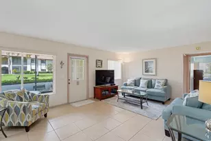331 Knotty Pine Cir, Greenacres, FL 33463 - Photo 4