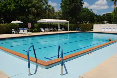 3980 Oaks Clubhouse Drive #511, Pompano Beach, FL 33069 - Photo 12