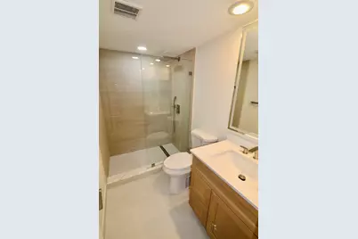 3980 Oaks Clubhouse Drive #511, Pompano Beach, FL 33069 - Photo 8