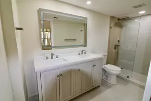 3980 Oaks Clubhouse Dr, Pompano Beach, FL 33069 - Photo 10