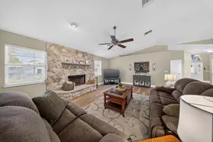 3601 Cottonwood Dr, Fort Pierce, FL 34981 - Photo 10
