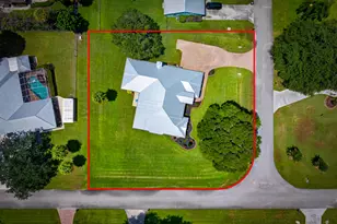 3601 Cottonwood Dr, Fort Pierce, FL 34981 - Photo 4