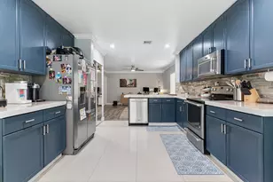 4176 Torres Cir, West Palm Beach, FL 33409 - Photo 10