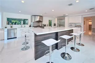 28 Pelican Dr, Fort Lauderdale, FL 33301 - Photo 14