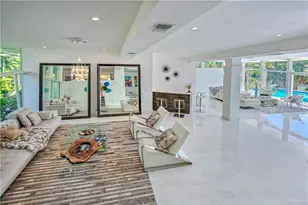 28 Pelican Dr, Fort Lauderdale, FL 33301 - Photo 2