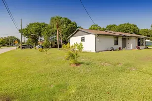 2714 Rhode Island Ave, Fort Pierce, FL 34947 - Photo 6