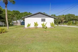 2714 Rhode Island Ave, Fort Pierce, FL 34947 - Photo 10