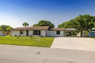 2714 Rhode Island Ave, Fort Pierce, FL 34947 - Photo 4