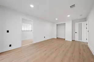 360 Saturn Ave, Tequesta, FL 33469 - Photo 14