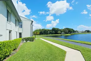 1004 Green Pine Blvd, West Palm Beach, FL 33409 - Photo 2