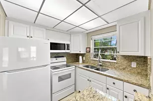 489 Tilford W, Deerfield Beach, FL 33442 - Photo 16