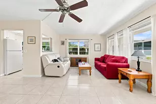 489 Tilford W, Deerfield Beach, FL 33442 - Photo 10