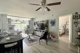 9480 Poinciana Pl, Davie, FL 33324 - Photo 4