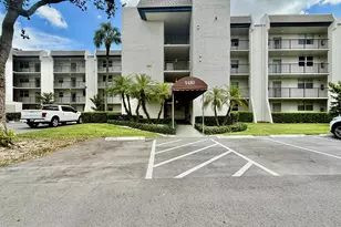 9480 Poinciana Pl, Davie, FL 33324 - Photo 14