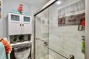 9480 Poinciana Pl, Davie, FL 33324 - Photo 8