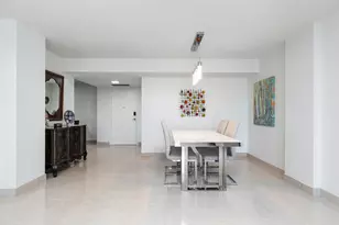 427 Golden Isles Dr, Hallandale Beach, FL 33009 - Photo 10