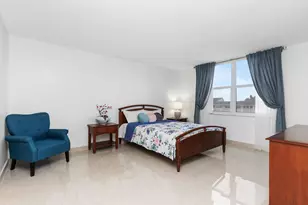 427 Golden Isles Dr, Hallandale Beach, FL 33009 - Photo 12