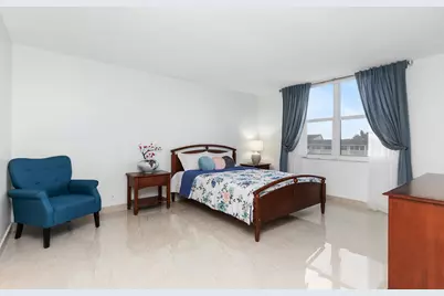 427 Golden Isles Drive, Hallandale Beach, FL 33009 - Photo 12