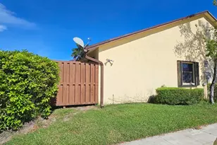 491 Springdale Cir, Palm Springs, FL 33461 - Photo 18