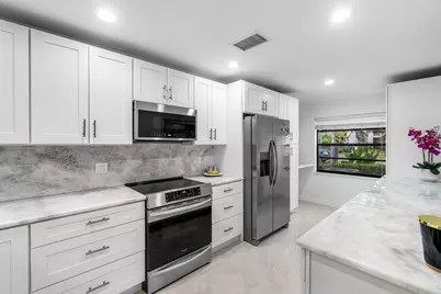 34 Stratford Lane W #C, Boynton Beach, FL 33436 - Photo 2