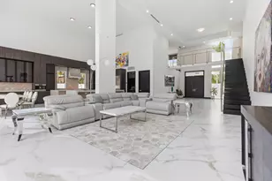 284 NE 7th St, Boca Raton, FL 33432 - Photo 18