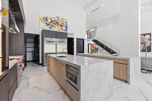 284 NE 7th St, Boca Raton, FL 33432 - Photo 12
