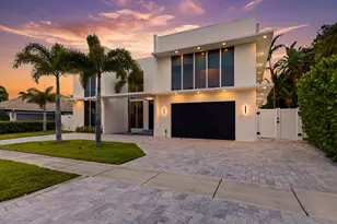 284 NE 7th St, Boca Raton, FL 33432 - Photo 2