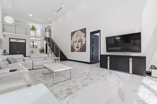284 NE 7th St, Boca Raton, FL 33432 - Photo 16