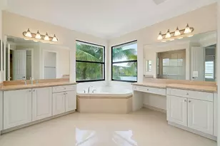 8151 Lost Creek Ln, Delray Beach, FL 33446 - Photo 14