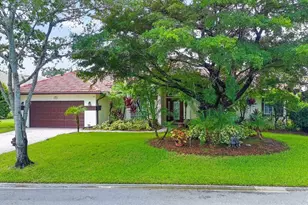 913 SW Lighthouse Dr, Palm City, FL 34990 - Photo 1
