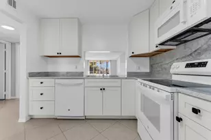 931 Gardenia Dr, Delray Beach, FL 33483 - Photo 12