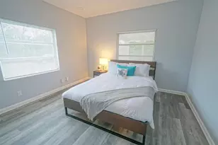 1102 Sunset Rd, West Palm Beach, FL 33401 - Photo 14