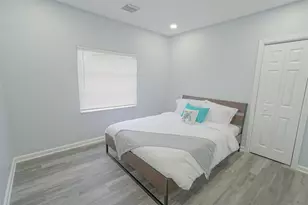 1102 Sunset Rd, West Palm Beach, FL 33401 - Photo 12