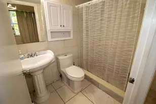 1040 NW 80th Ave, Margate, FL 33063 - Photo 10