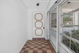6070 La Palma Ln, Delray Beach, FL 33484 - Photo 2