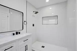 4017 NE 18th Ave, Oakland Park, FL 33334 - Photo 8