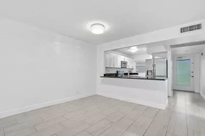9325 Lagoon Place #405, Davie, FL 33324 - Photo 14