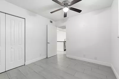 9325 Lagoon Place #405, Davie, FL 33324 - Photo 20