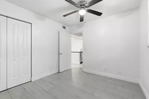 9325 Lagoon Pl, Davie, FL 33324 - Photo 20