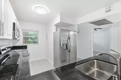 9325 Lagoon Place #405, Davie, FL 33324 - Photo 4