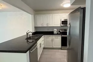 9325 Lagoon Pl, Davie, FL 33324 - Photo 4
