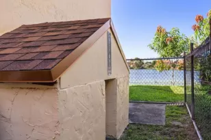 940 SW 96th Ave, Pembroke Pines, FL 33025 - Photo 20