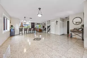 940 SW 96th Ave, Pembroke Pines, FL 33025 - Photo 2